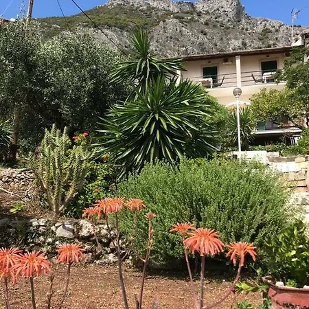 Dionysos Apartment *