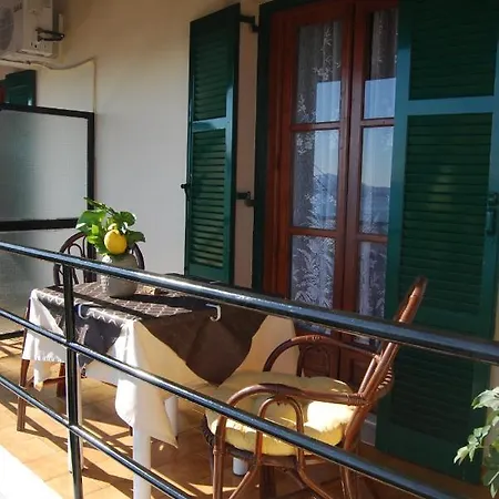 Dionysos Apartment *